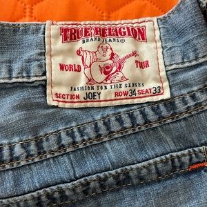 True Religion Women jeans size 34x33, seat 33